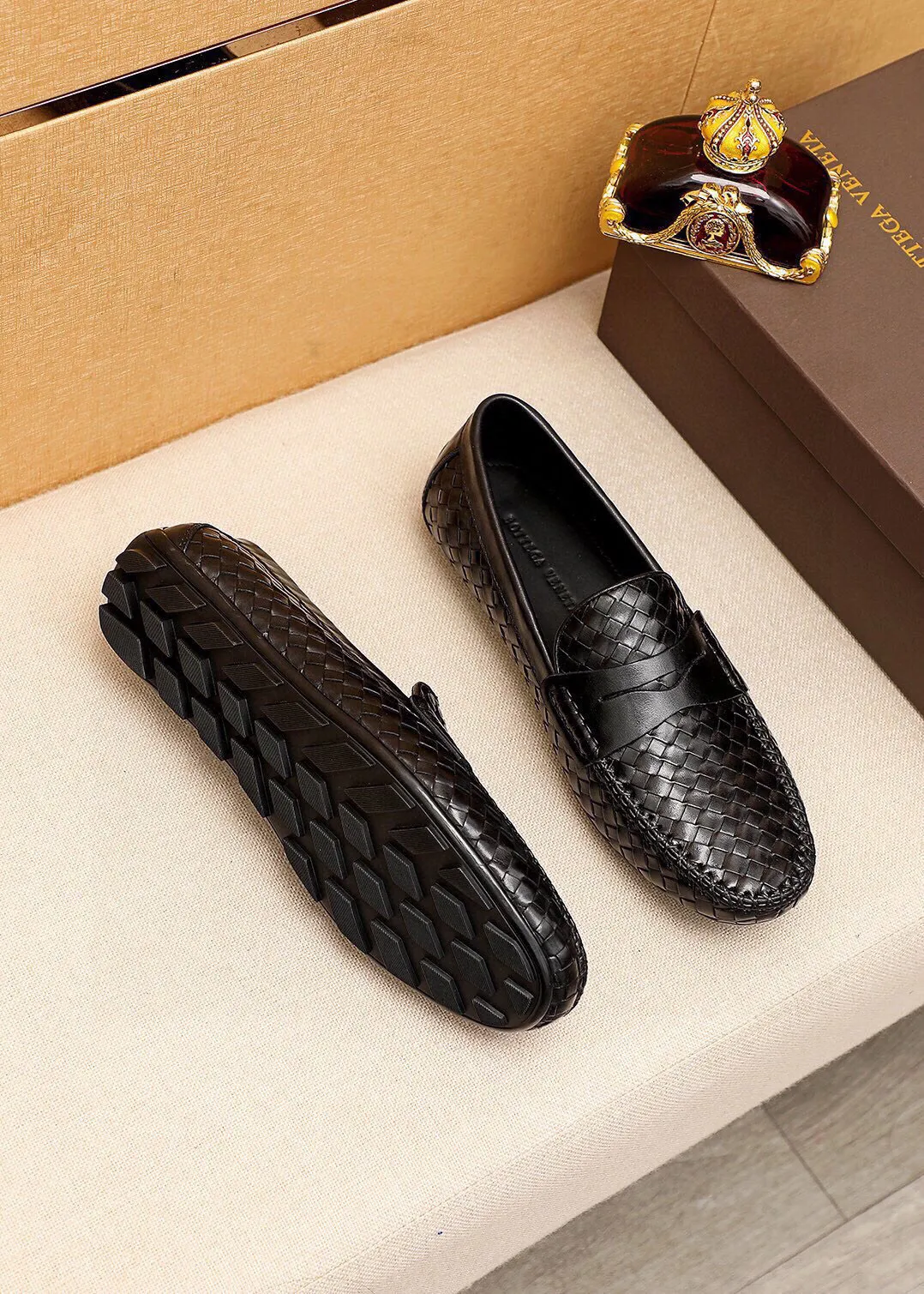 Men's men's shoes 💰500 💐 BV men's slip-on shoes® [BOTTEGA VENETA] official website counter new model, one-to-one mold opening ⚠Italian calfskin purely hand-woven ➕cow 🐂 leather lining. Driving slip-ons, available at counters, sizes 38～44 (45🉑️customized)